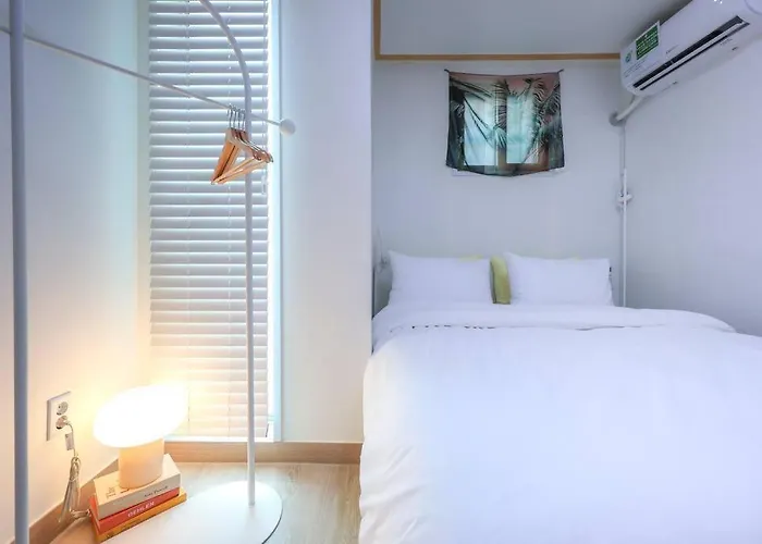 Modern And Comfy House/ Hongik St. Exit 2 10min * Seoul