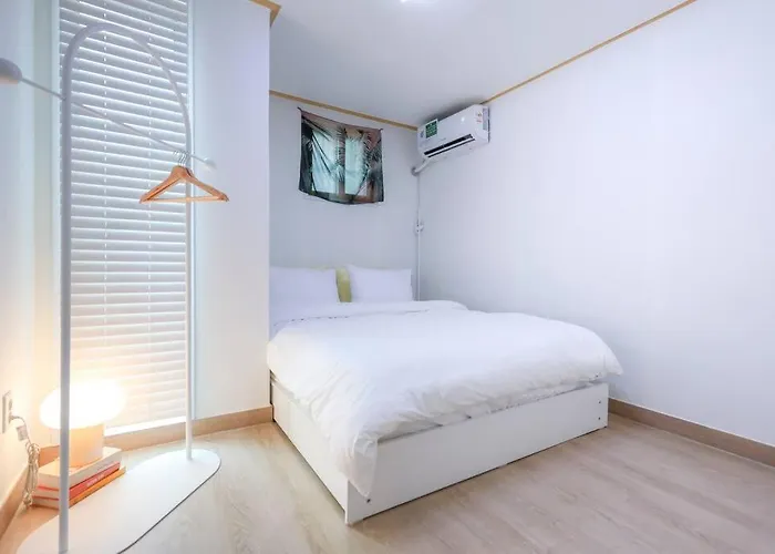 Holiday home Modern And Comfy House/ Hongik St. Exit 2 10min *