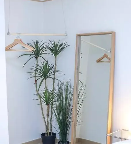 Modern And Comfy House/ Hongik St. Exit 2 10min *