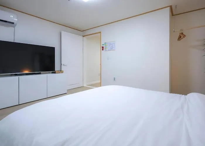 Modern And Comfy House/ Hongik St. Exit 2 10min Holiday home *