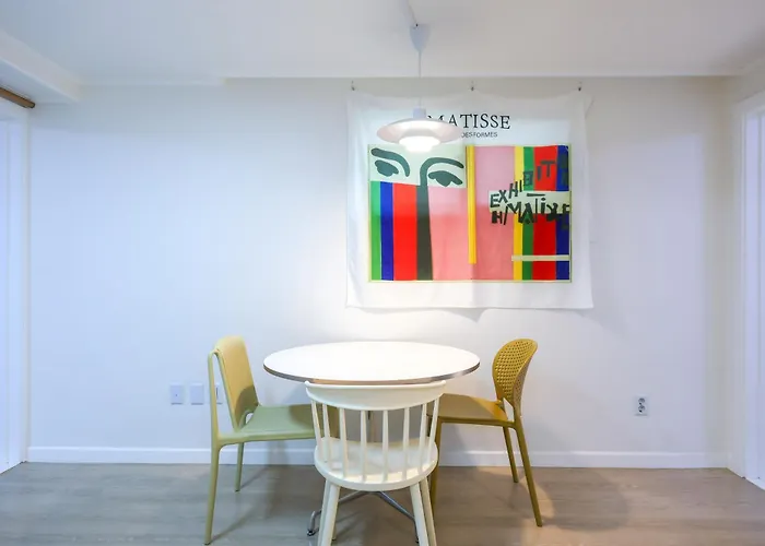 Modern And Comfy House/ Hongik St. Exit 2 10min Holiday home Seoul